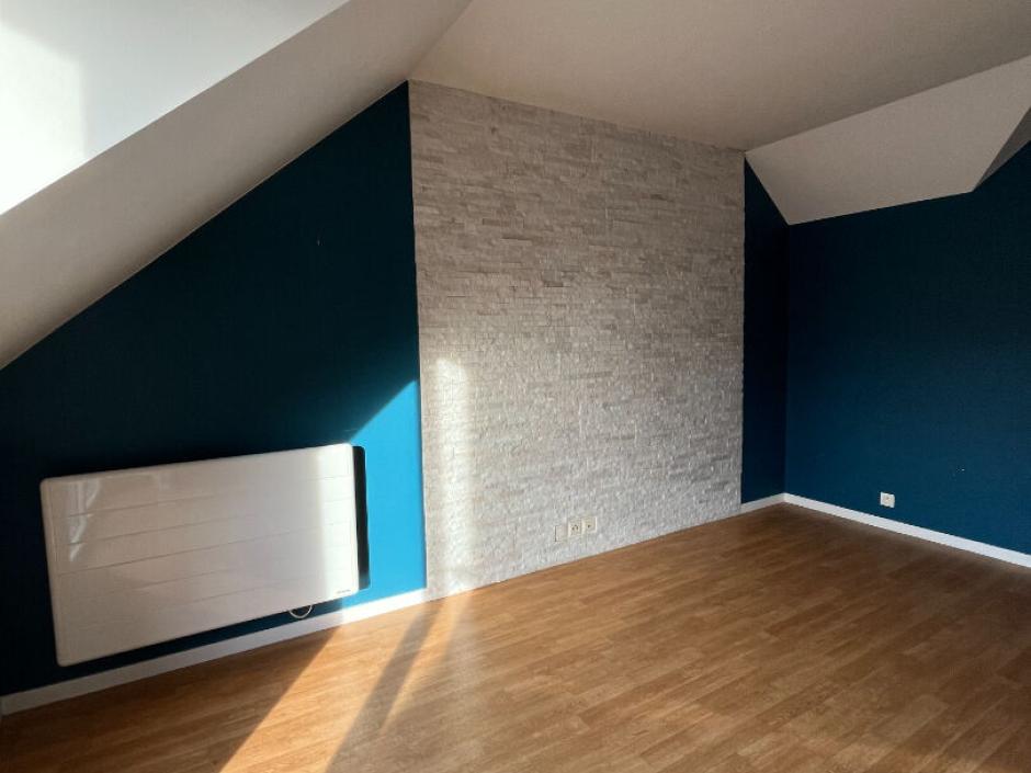 Ac3- location appartement 
becherel
 1768956912