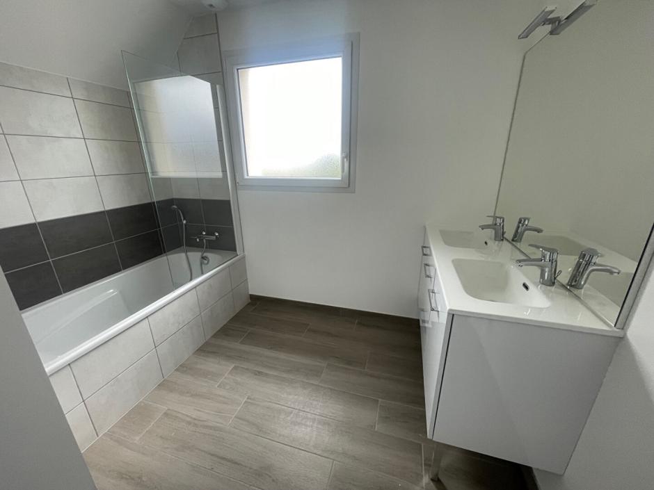 Ac3- vente maison 
montreuil le gast
 1746576515