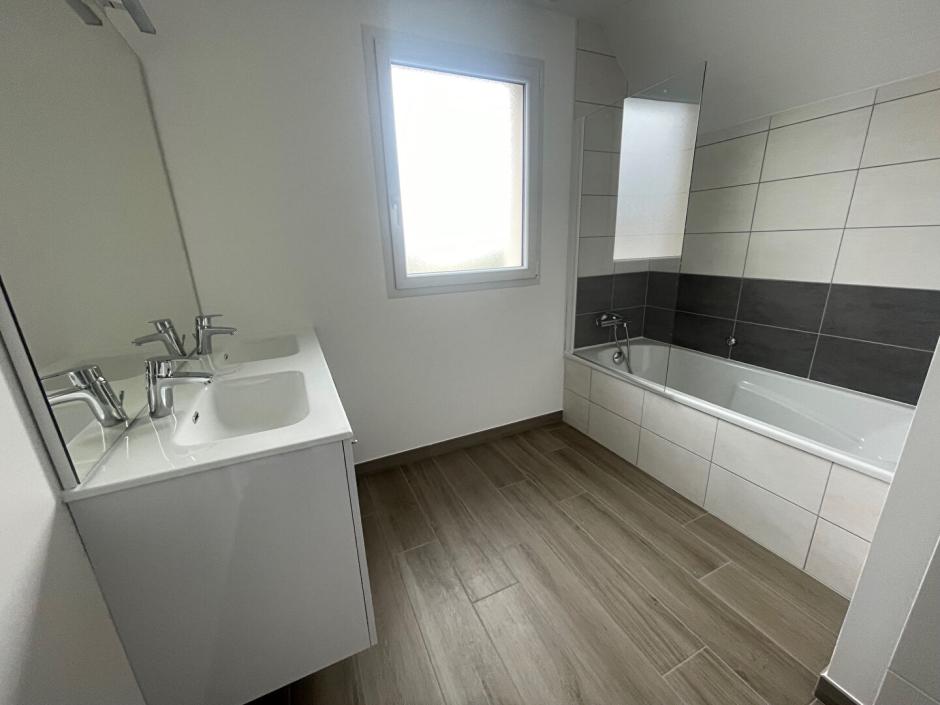 Ac3- vente maison 
montreuil le gast
 1752623396