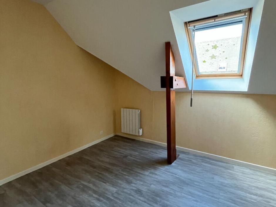 Ac3- location appartement 
becherel
 1769821115