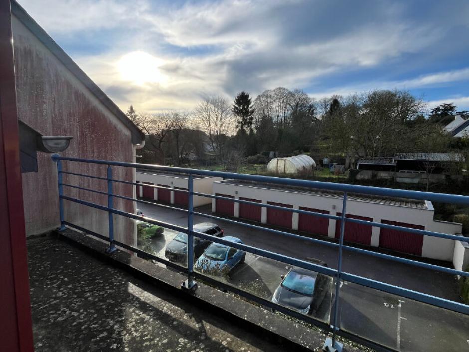 Ac3- location appartement 
becherel
 1769821115