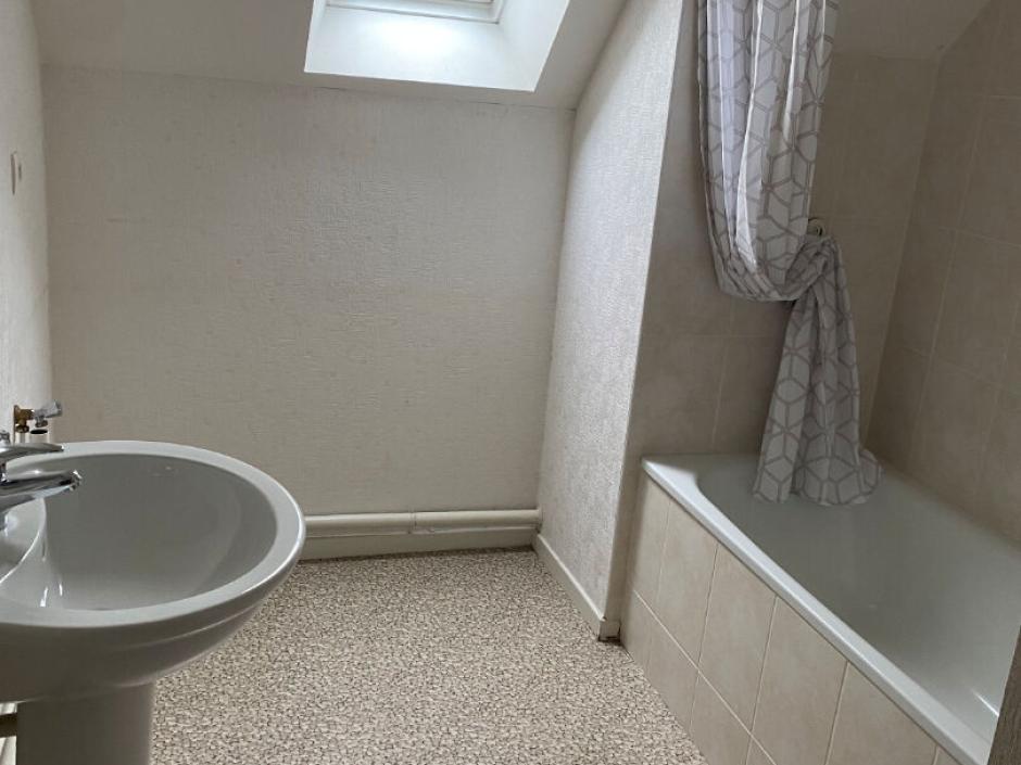 Ac3- location appartement 
domagne
 1759880860