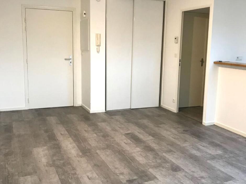 Ac3- location appartement 
liffre
 1771980838