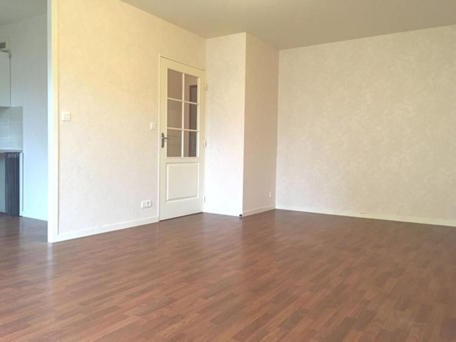 Ac3- location appartement 
saint armel
 1752103990