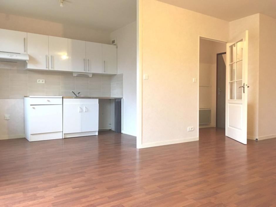 Ac3- location appartement 
saint armel
 1752277921