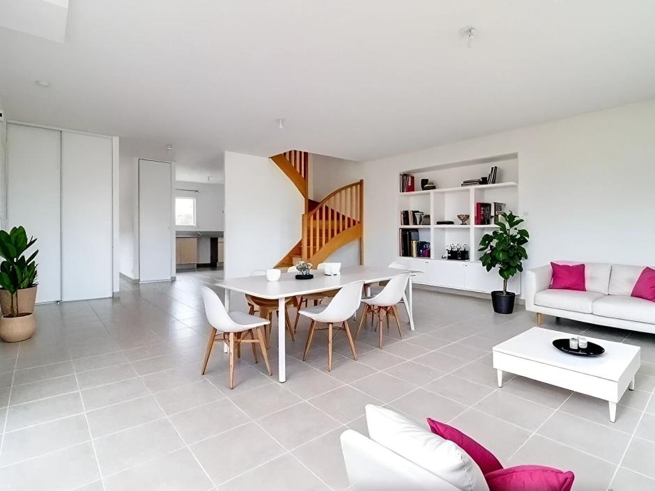 Ac3- vente maison 
saint gregoire
 1778284678
